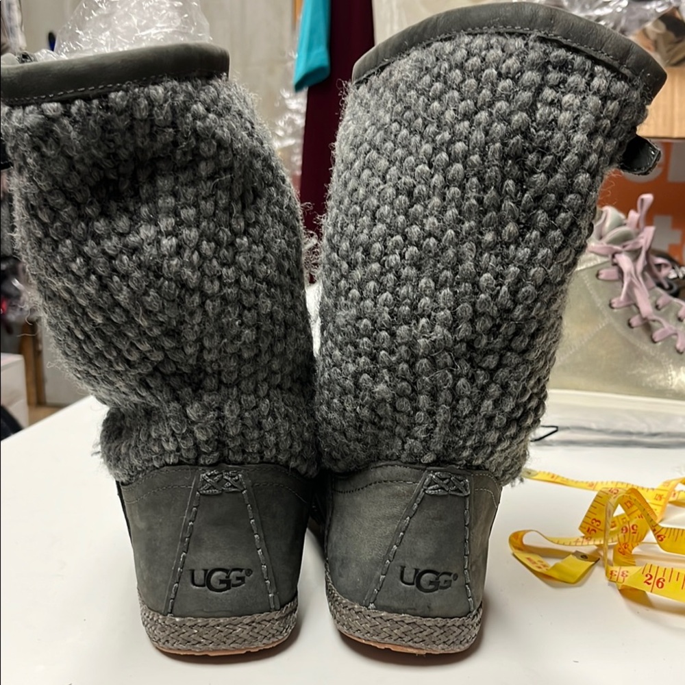 Size 7 UGG Charcoal Knit Boots